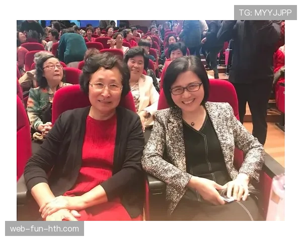 孔令辉这人，赛场上冷静得像机器人，私下生活照却豪得像明星婚礼，刷一张瞬间贫穷感上线